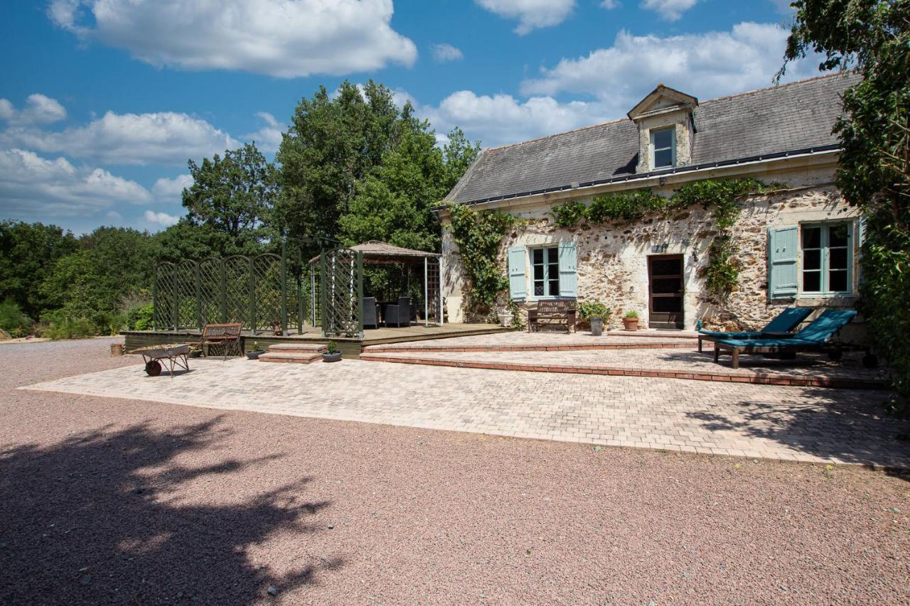 Roche-Loire Villa Le Thoureil Exterior photo